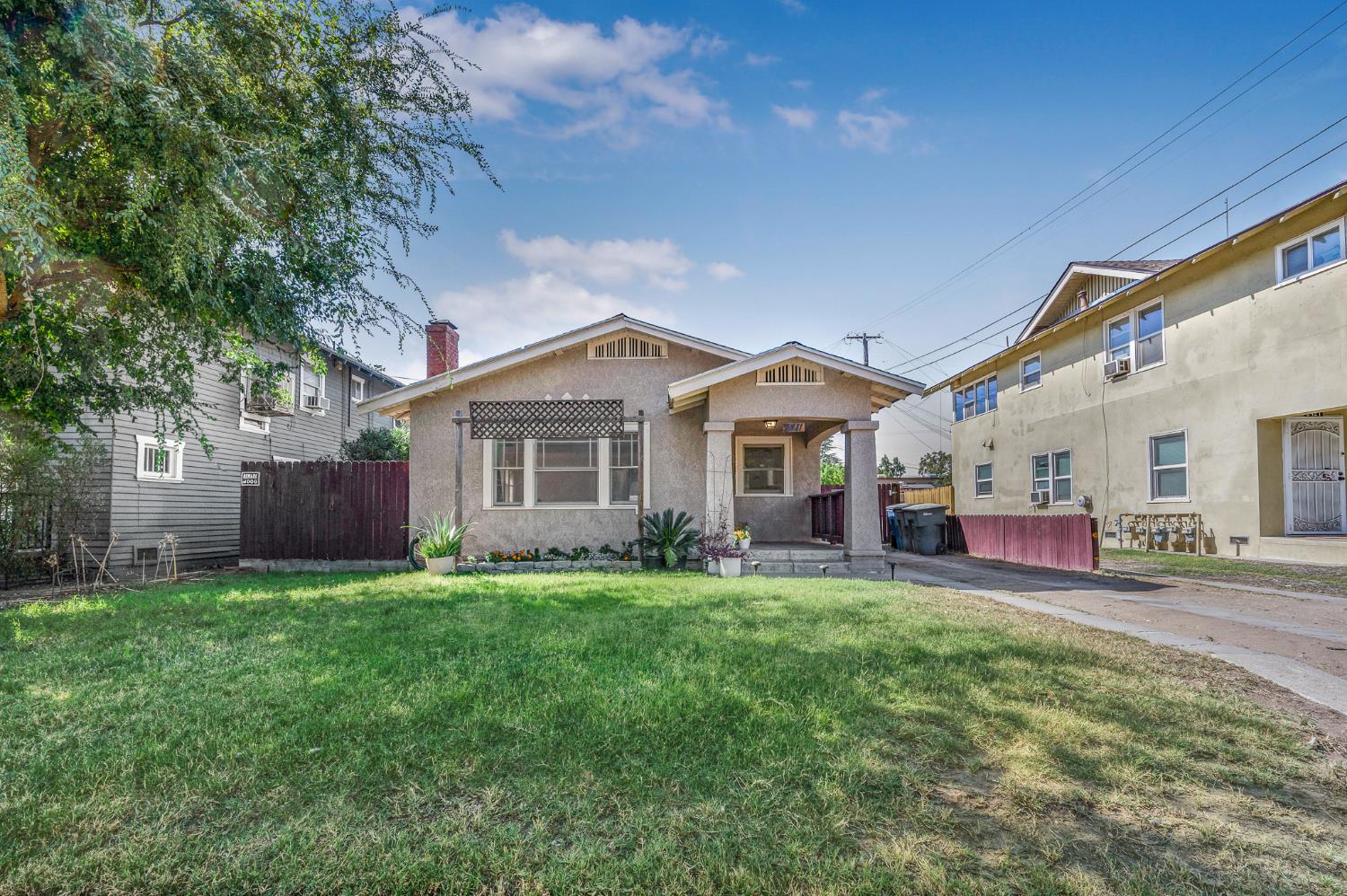 2411 N Maroa Ave, Fresno, CA 93704