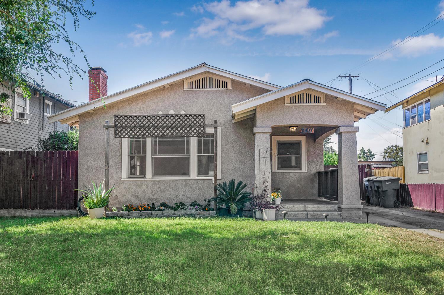 2411 N Maroa Ave, Fresno, CA 93704