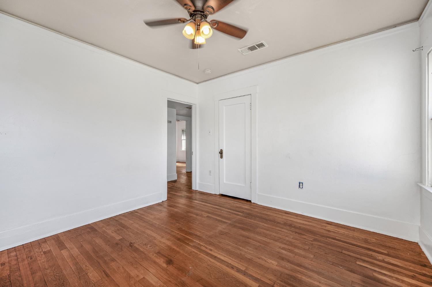 2411 N Maroa Ave, Fresno, CA 93704