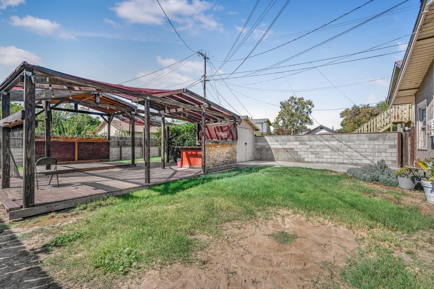 2411 N Maroa Ave, Fresno, CA 93704