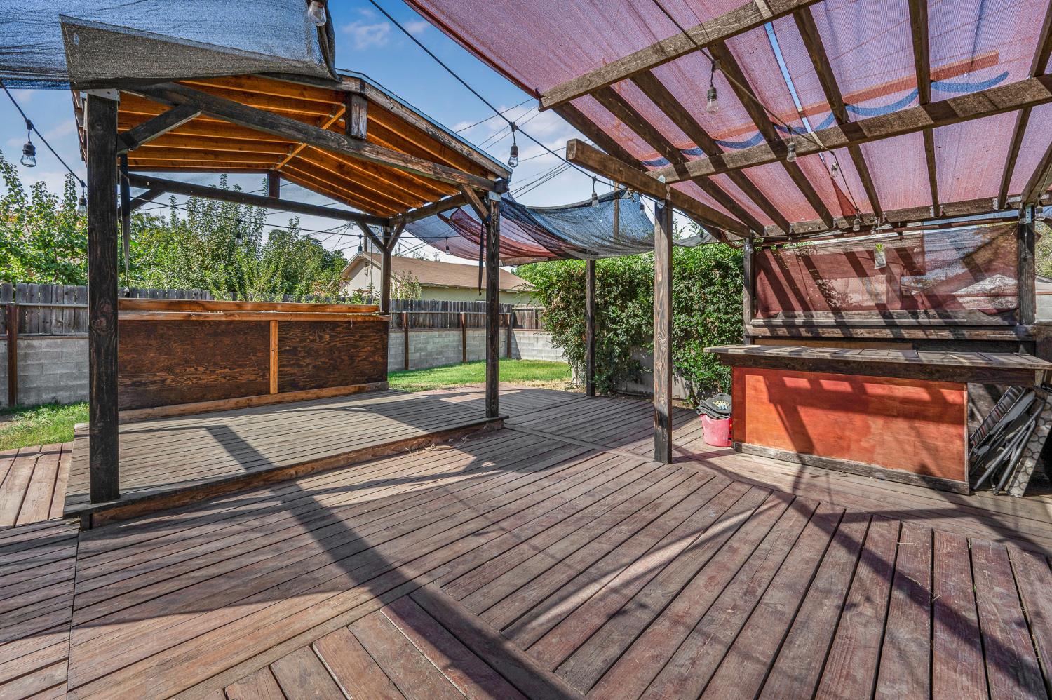 2411 N Maroa Ave, Fresno, CA 93704