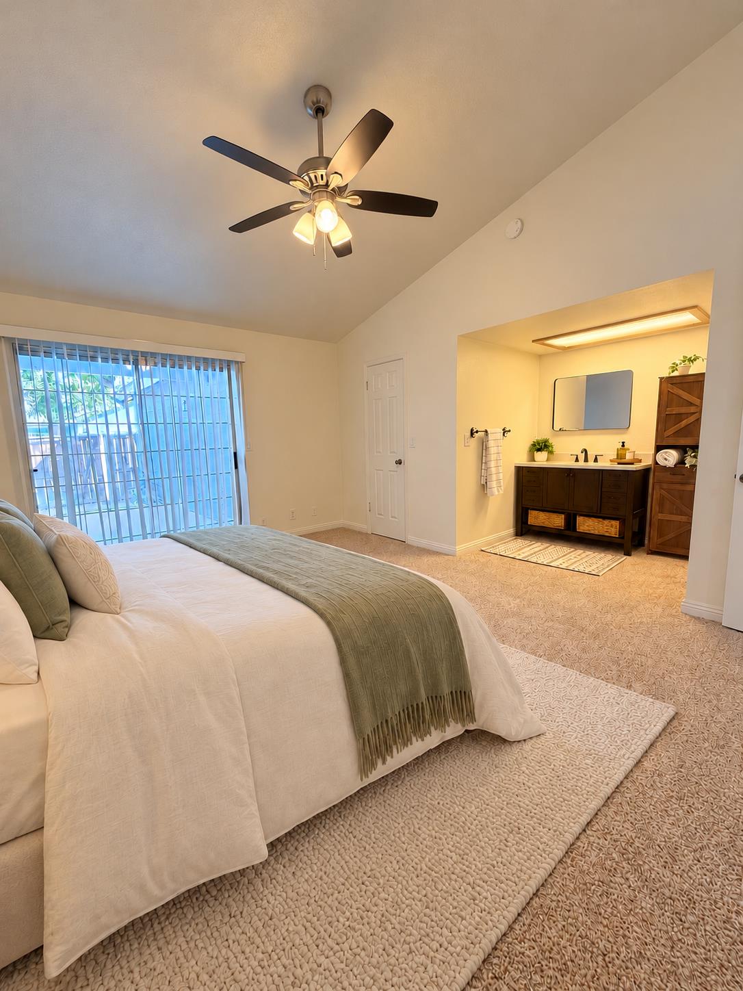 1584 Mayflower Way, Clovis, CA 93612