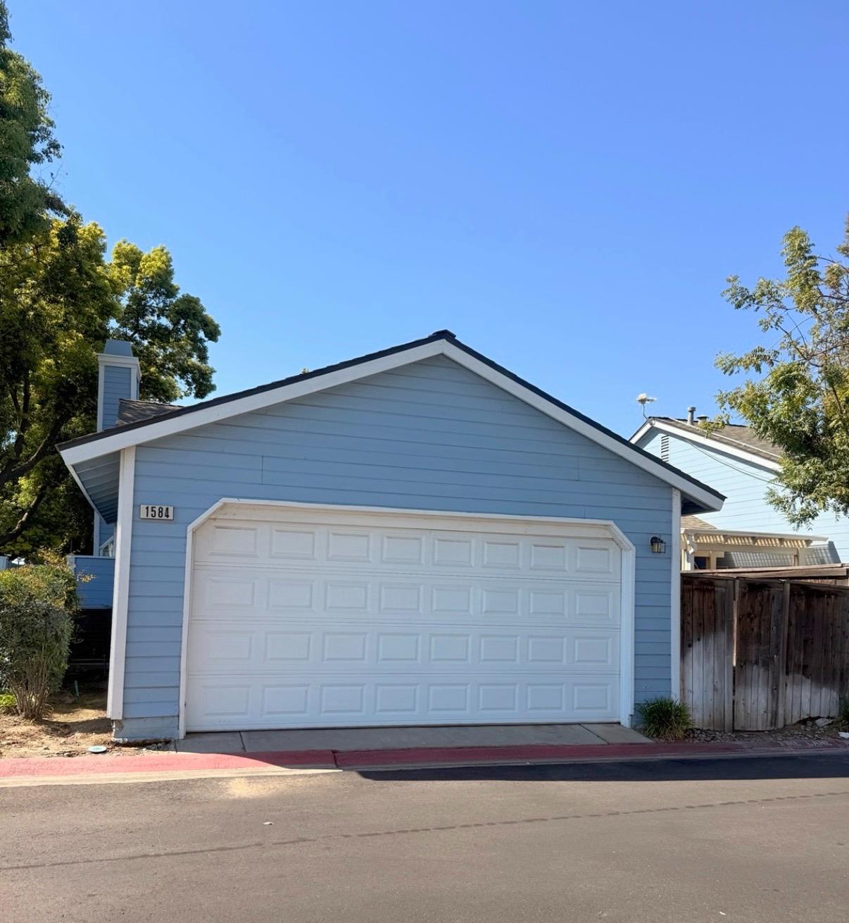 1584 Mayflower Way, Clovis, CA 93612