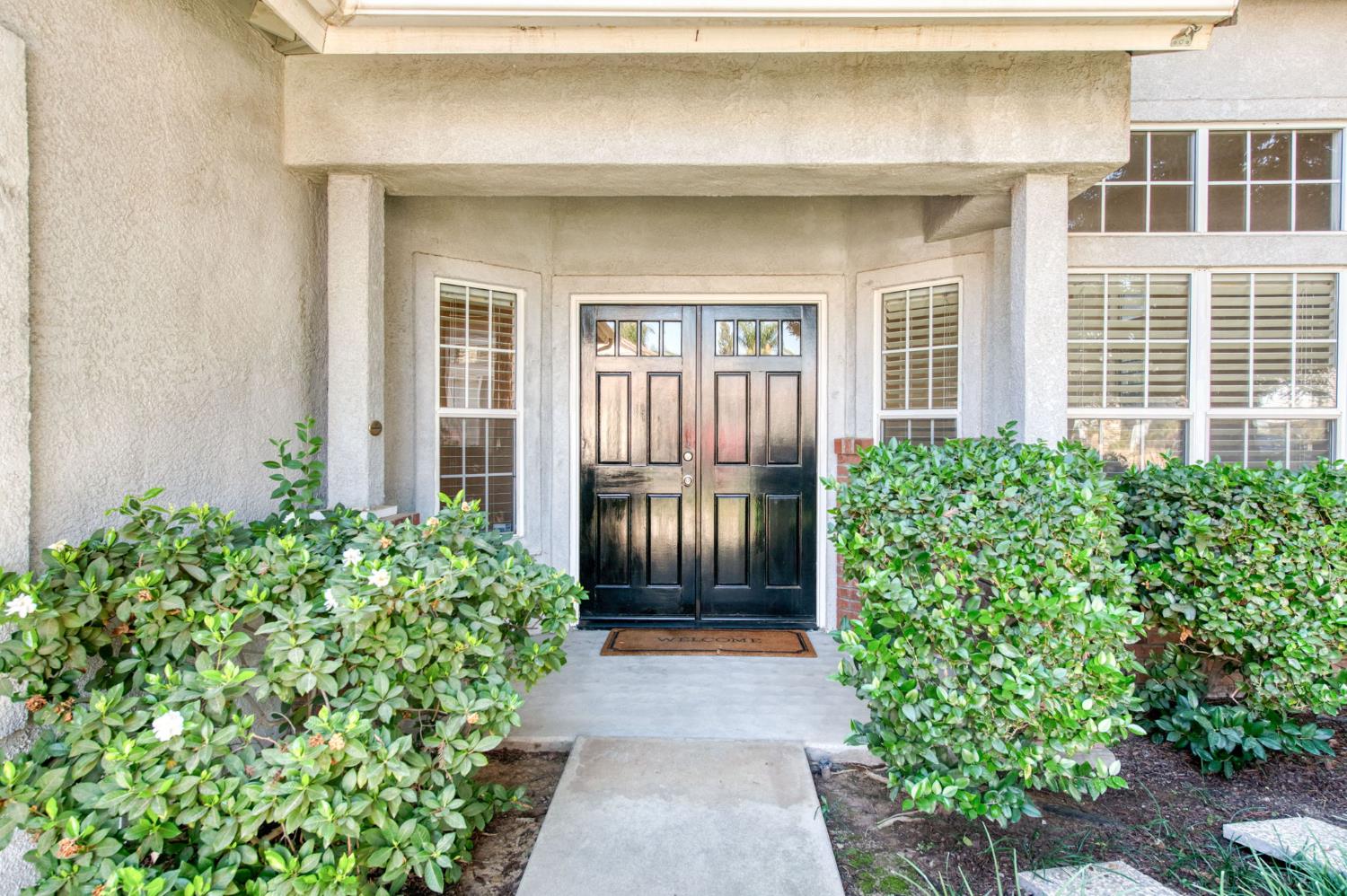 2291 E Warwick Ave, Fresno, CA 93720