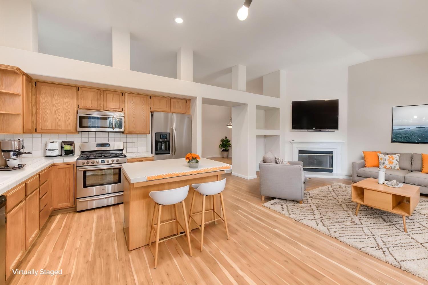 2291 E Warwick Ave, Fresno, CA 93720