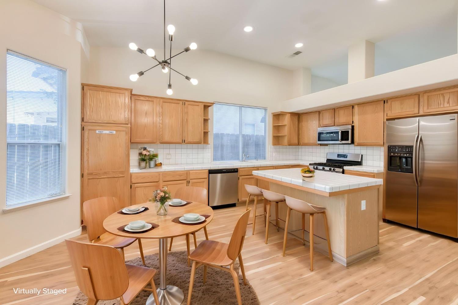 2291 E Warwick Ave, Fresno, CA 93720