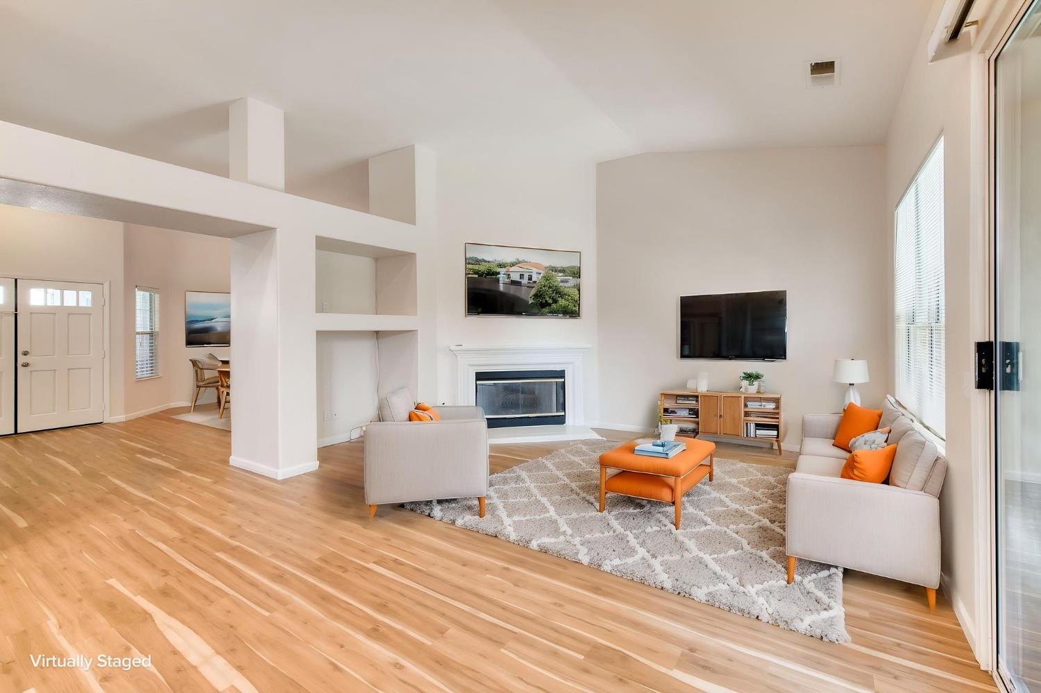 2291 E Warwick Ave, Fresno, CA 93720