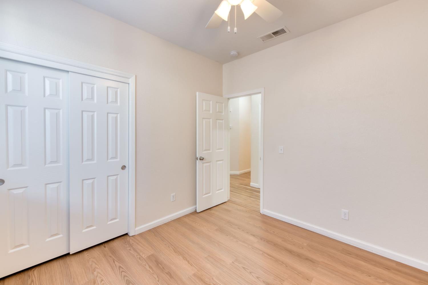 2291 E Warwick Ave, Fresno, CA 93720