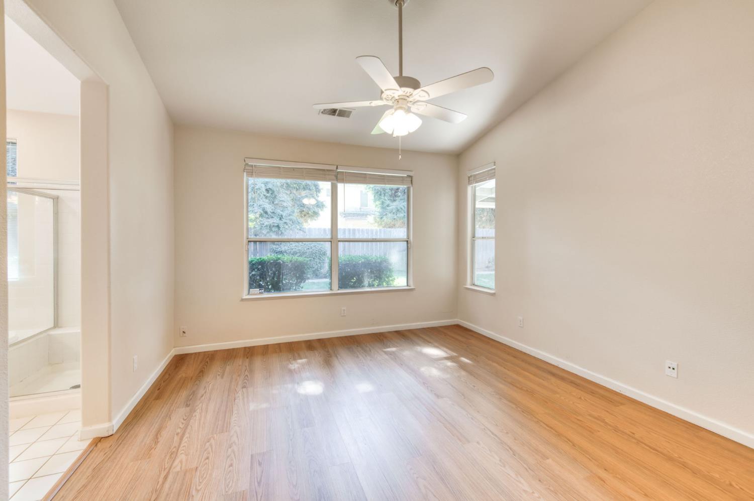 2291 E Warwick Ave, Fresno, CA 93720