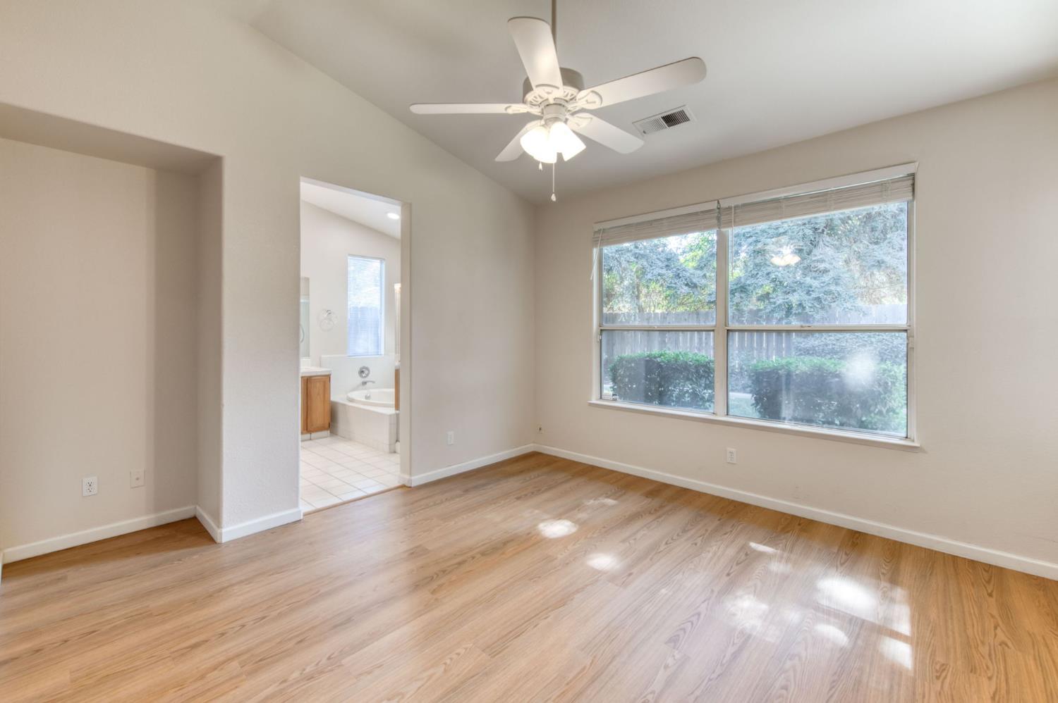 2291 E Warwick Ave, Fresno, CA 93720