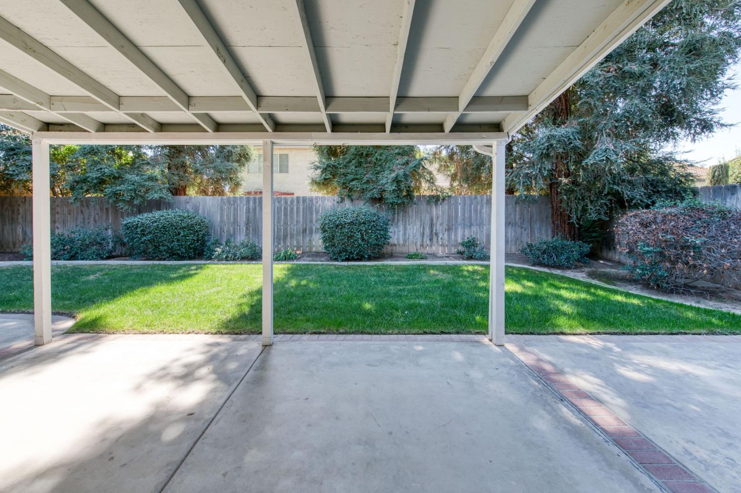 2291 E Warwick Ave, Fresno, CA 93720