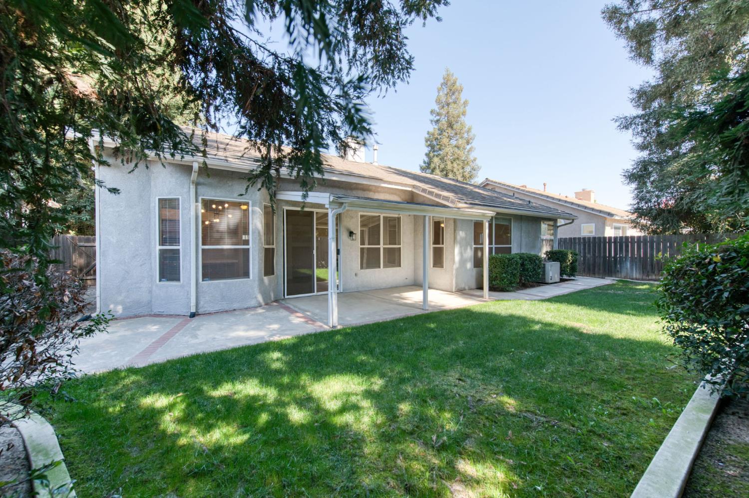 2291 E Warwick Ave, Fresno, CA 93720
