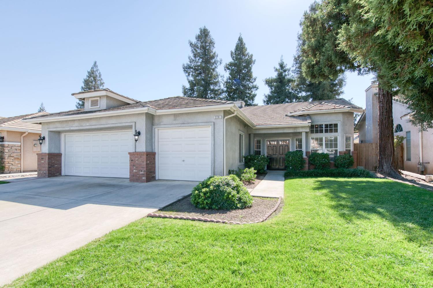 2291 E Warwick Ave, Fresno, CA 93720