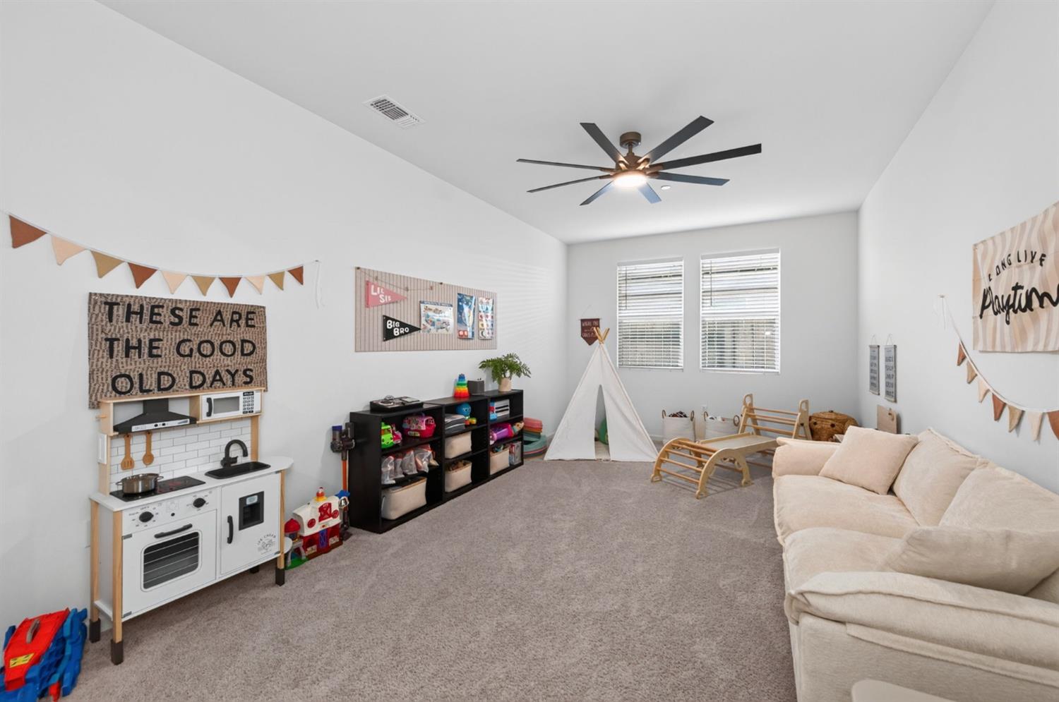4719 Bellaire Ave, Clovis, CA 93619