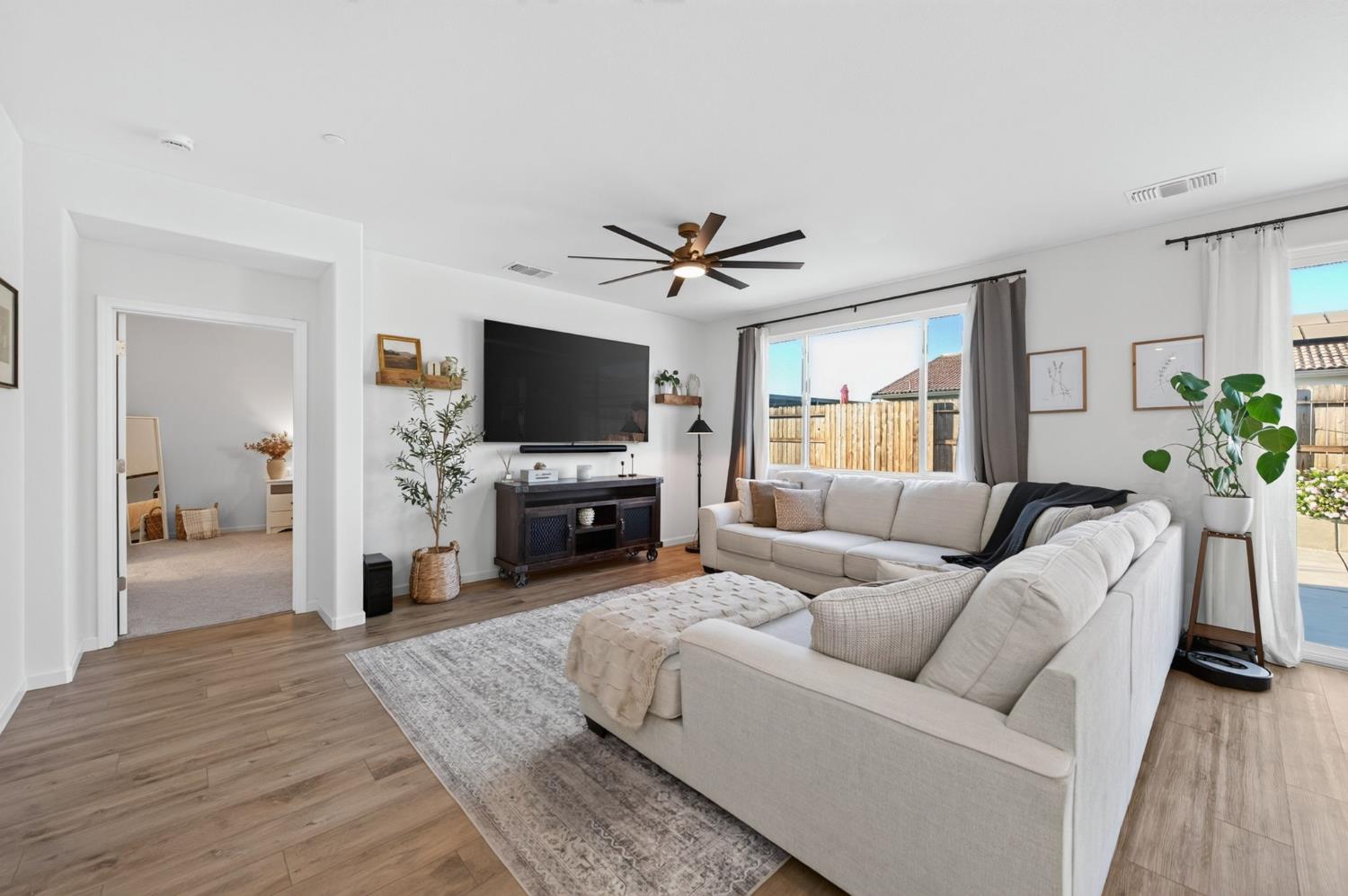4719 Bellaire Ave, Clovis, CA 93619