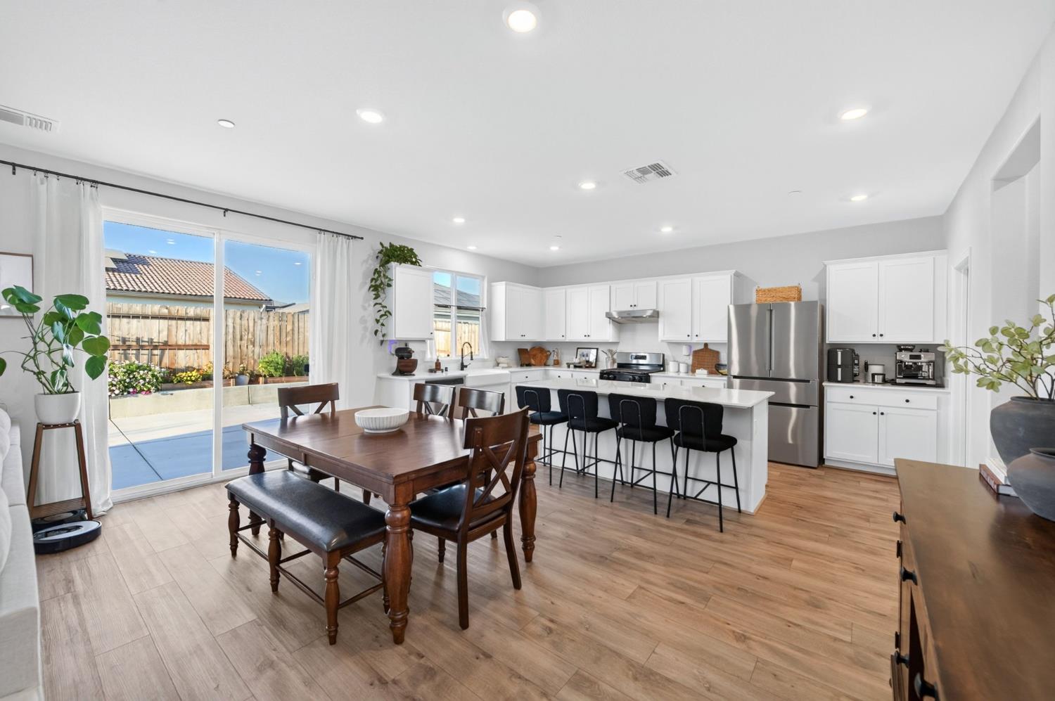 4719 Bellaire Ave, Clovis, CA 93619