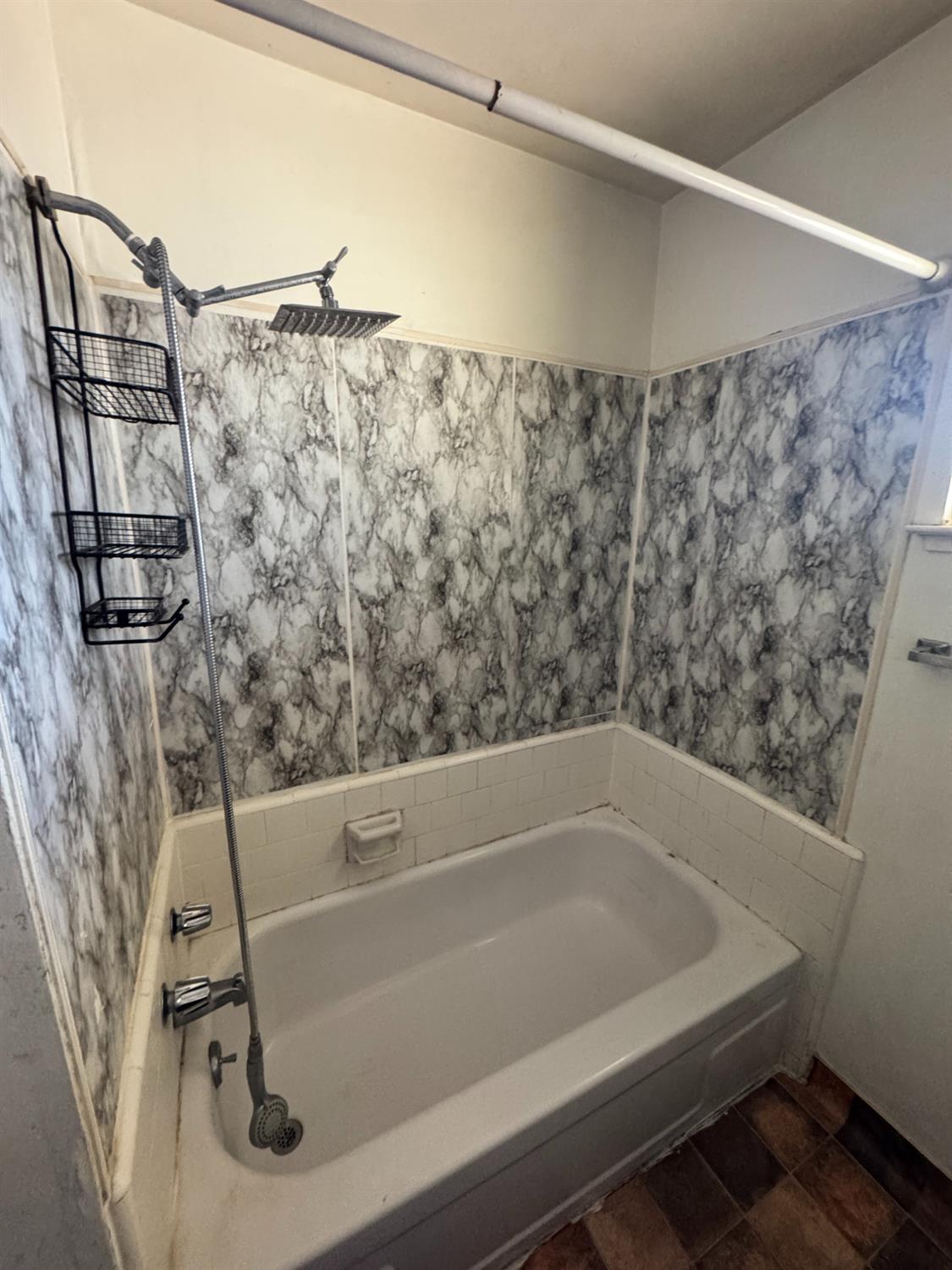 107 W Richert Ave, Clovis, CA 93612