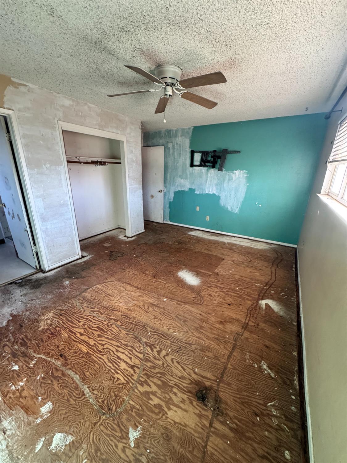 107 W Richert Ave, Clovis, CA 93612