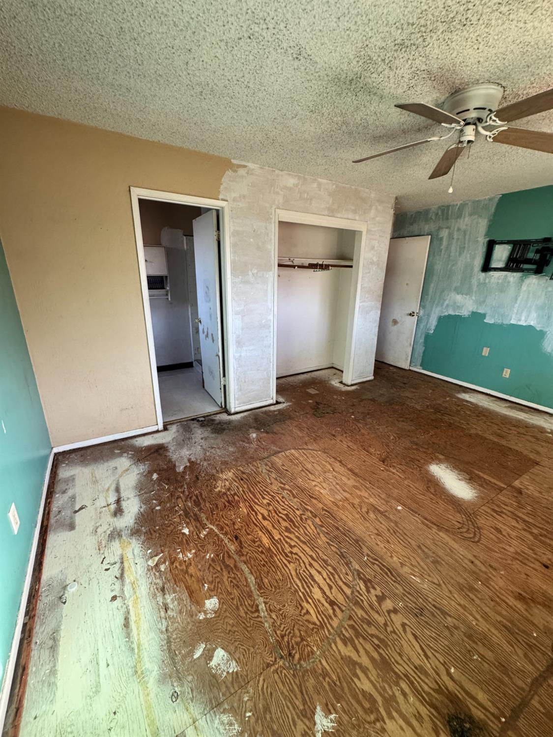 107 W Richert Ave, Clovis, CA 93612