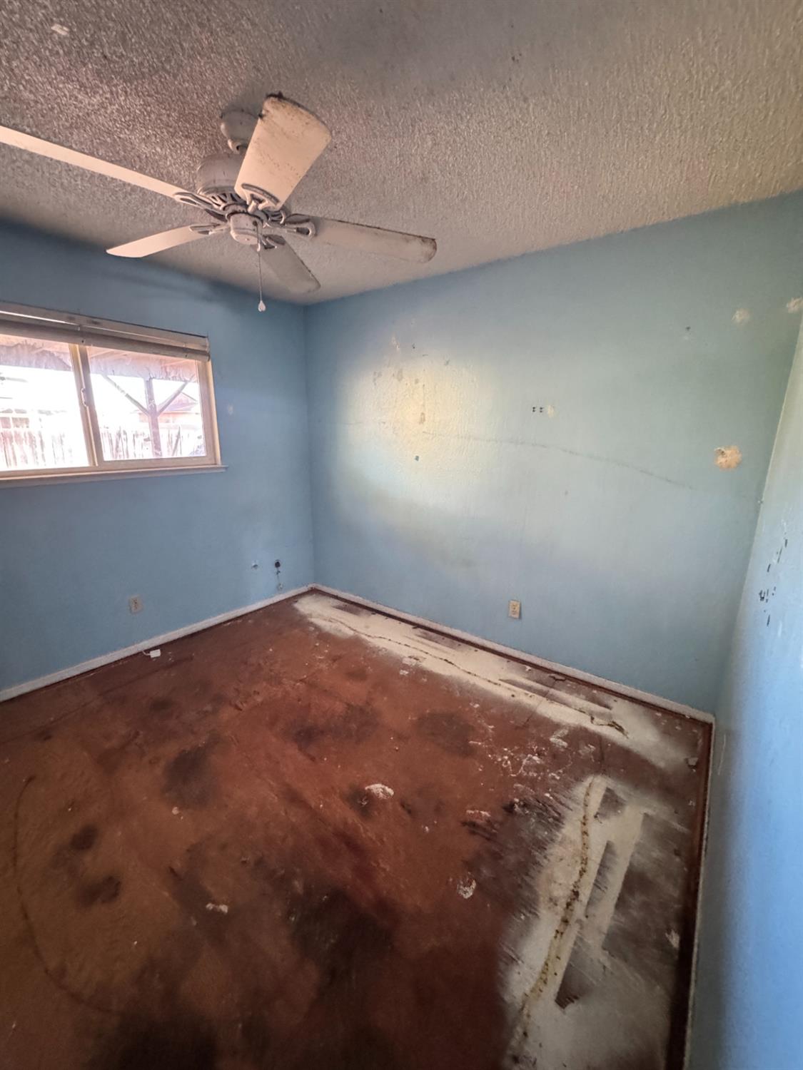 107 W Richert Ave, Clovis, CA 93612