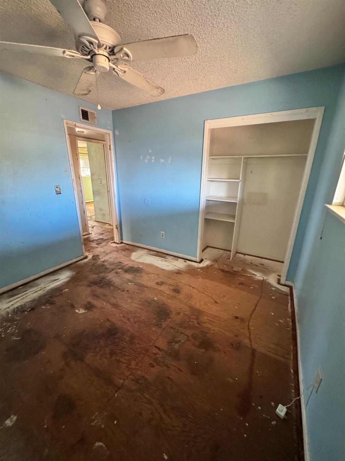 107 W Richert Ave, Clovis, CA 93612