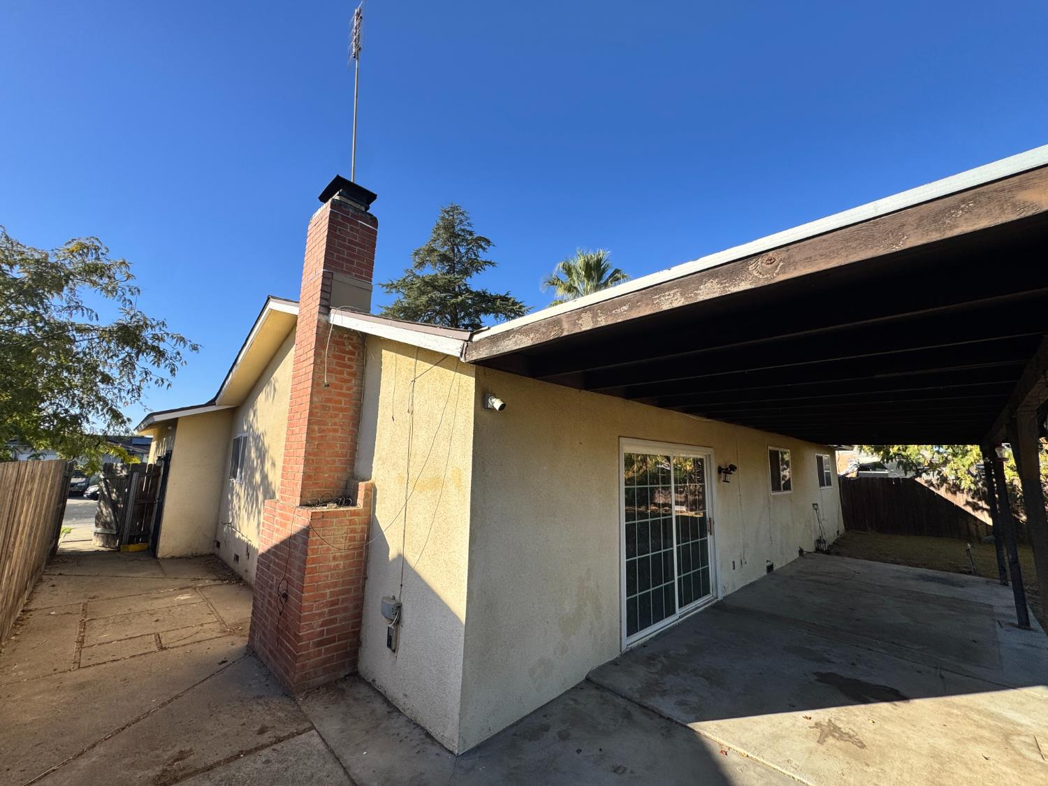 107 W Richert Ave, Clovis, CA 93612