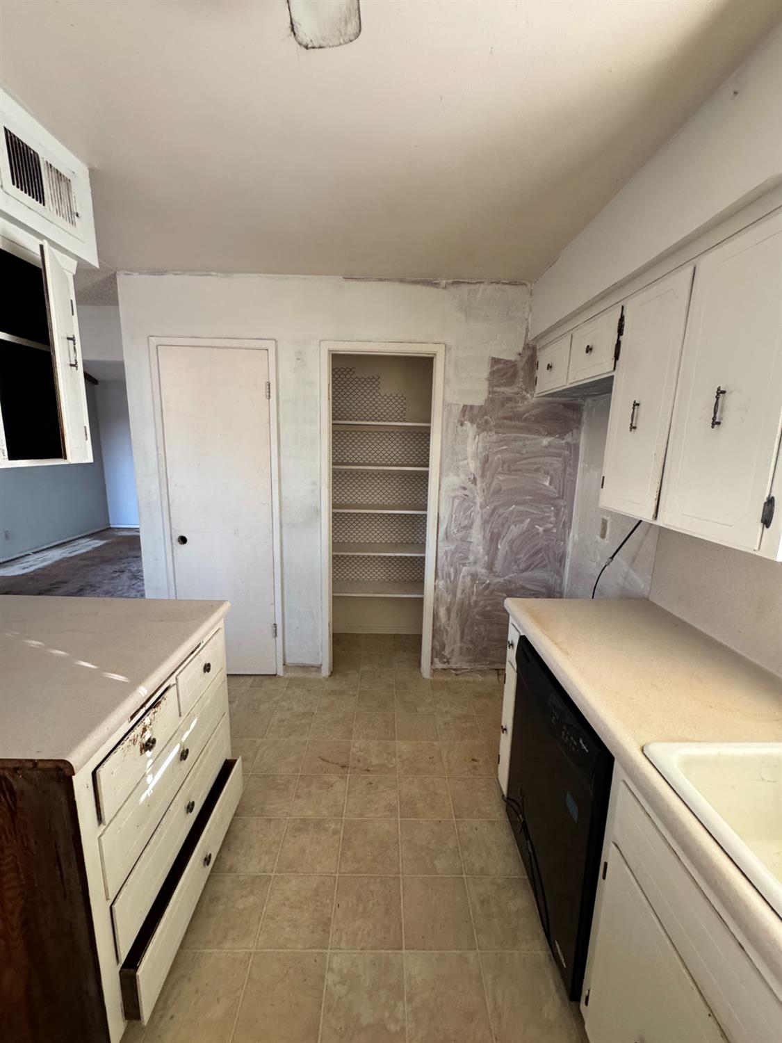 107 W Richert Ave, Clovis, CA 93612