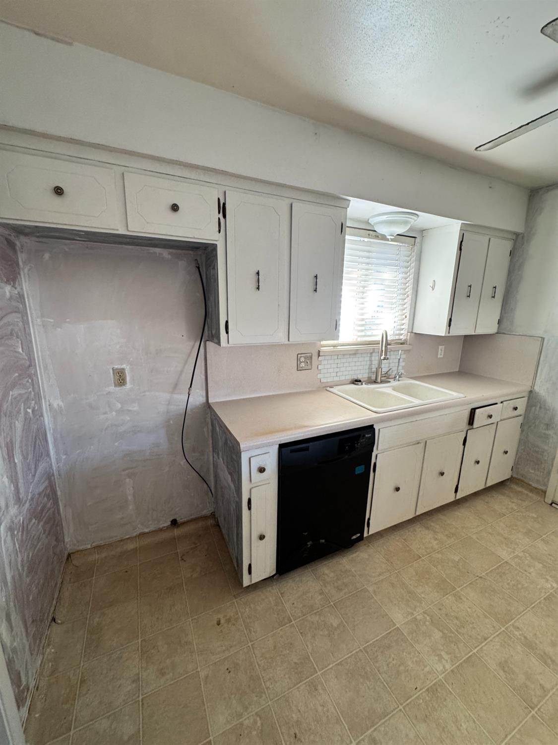 107 W Richert Ave, Clovis, CA 93612