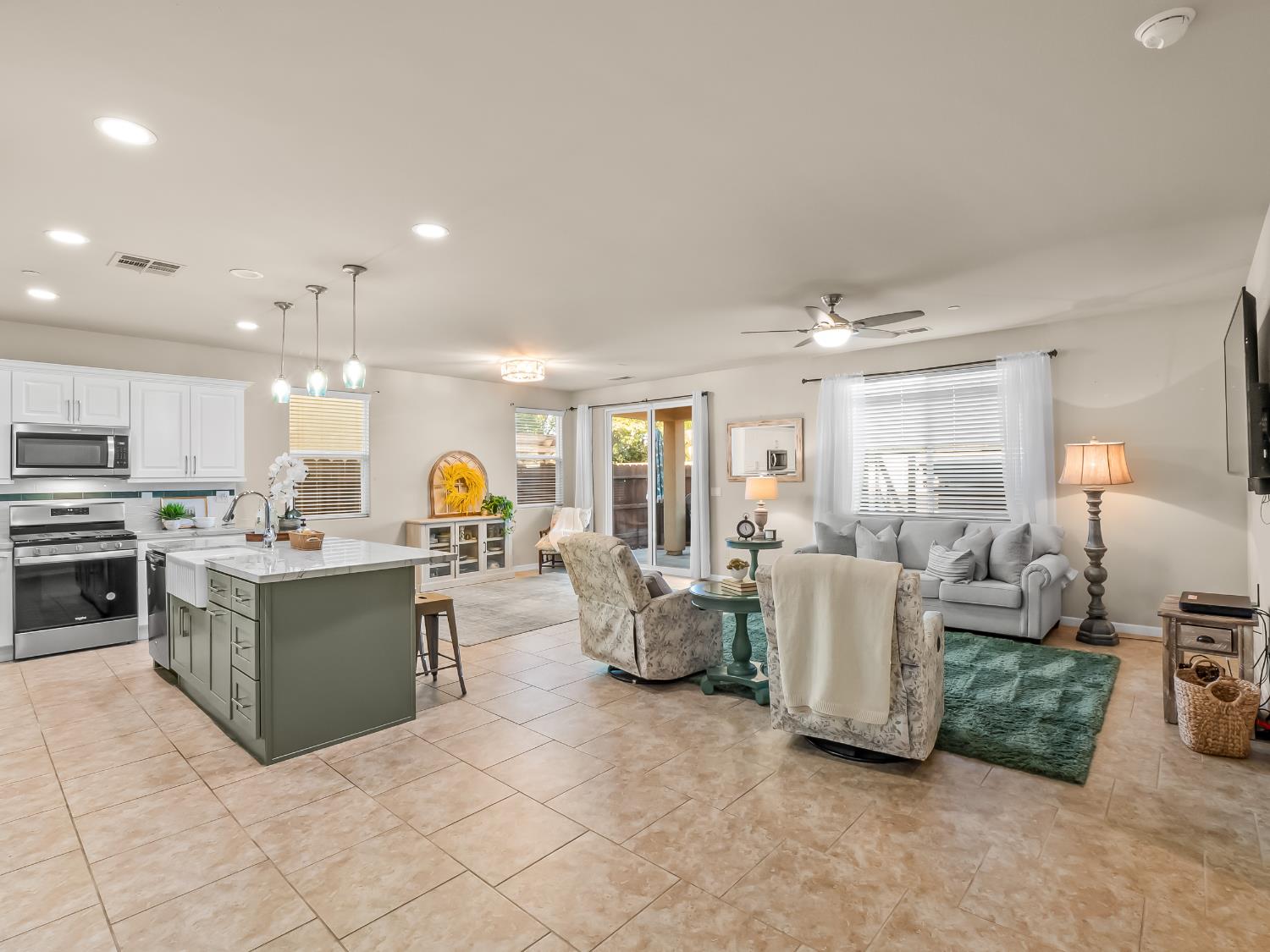 3435 Del Dios Ave, Clovis, CA 93619