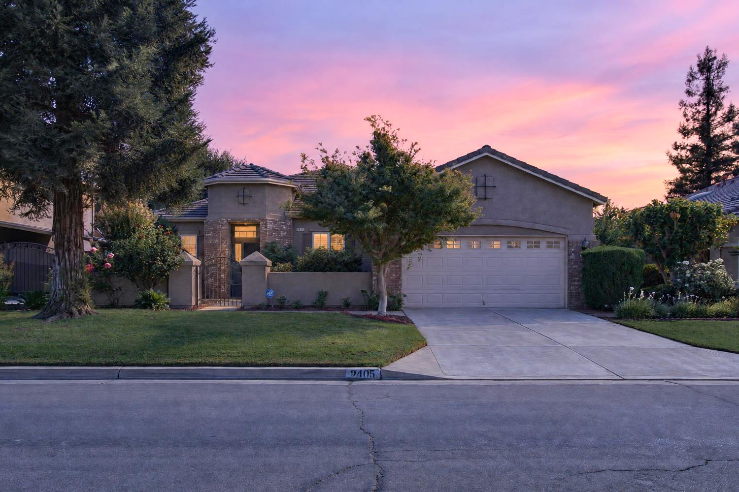 2405 E Shea Dr, Fresno, CA 93720