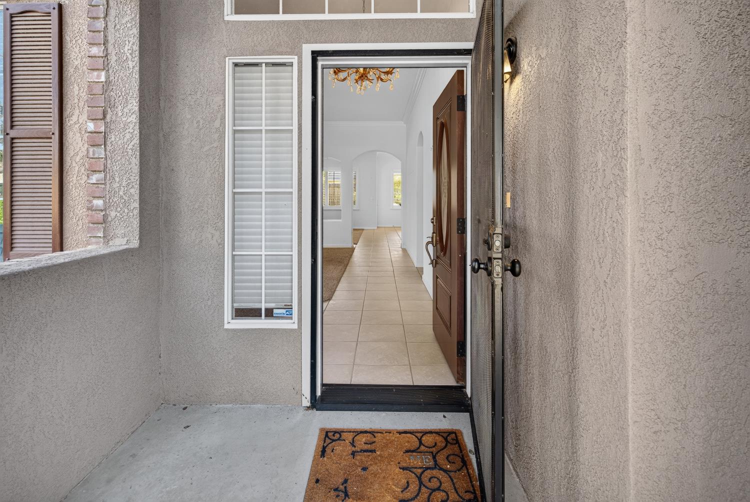 2405 E Shea Dr, Fresno, CA 93720