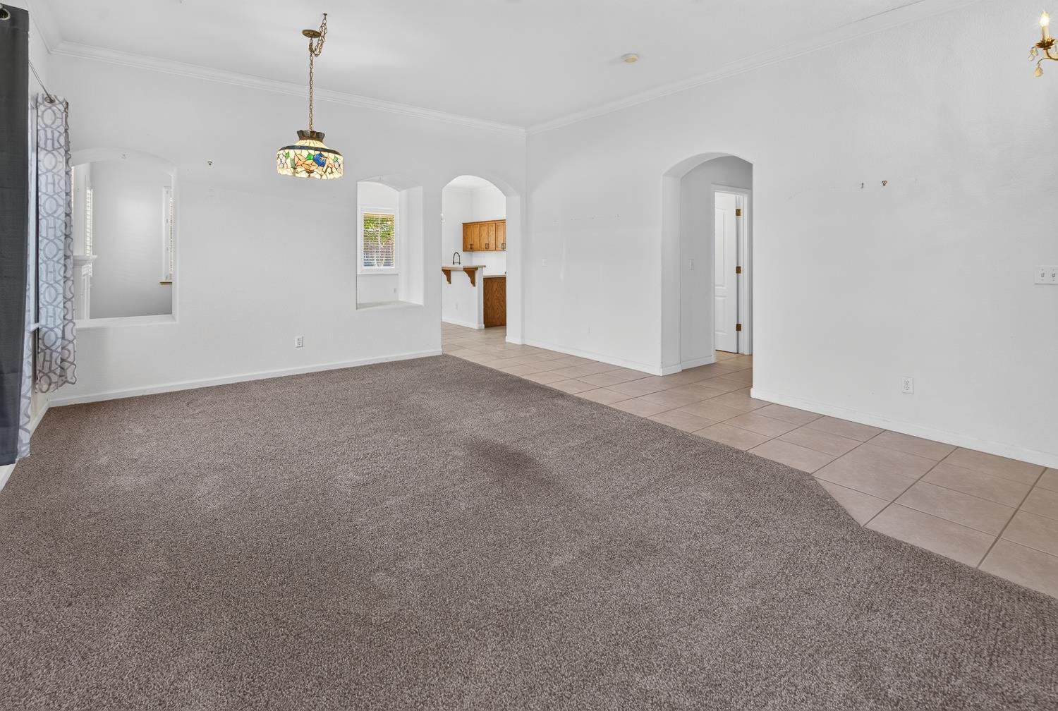 2405 E Shea Dr, Fresno, CA 93720