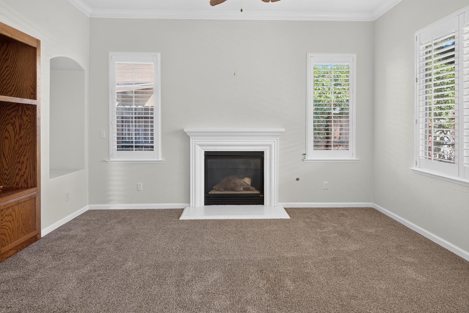 2405 E Shea Dr, Fresno, CA 93720