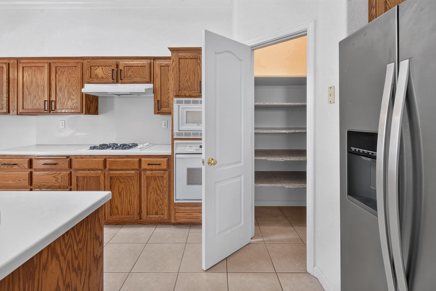 2405 E Shea Dr, Fresno, CA 93720