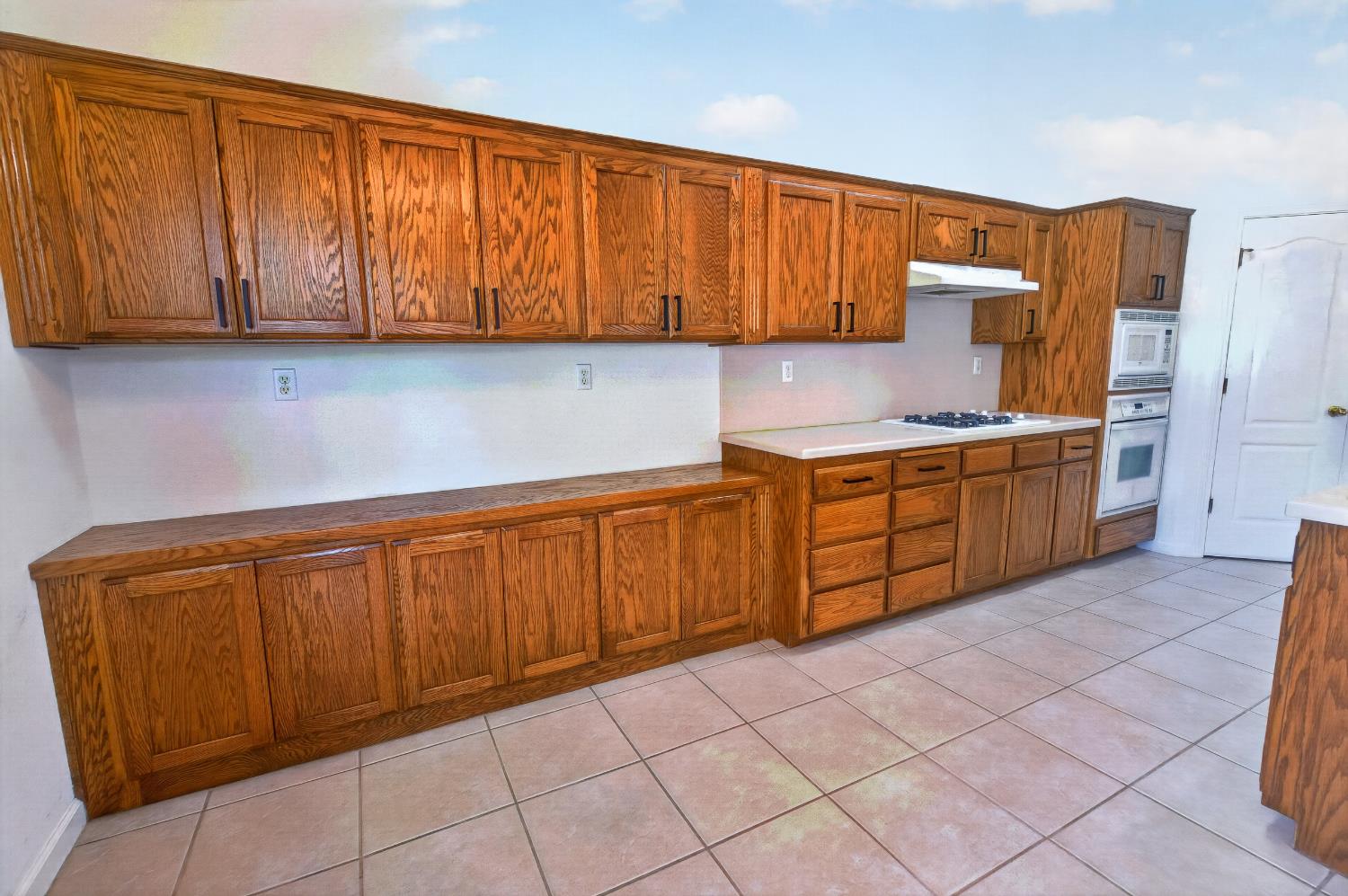 2405 E Shea Dr, Fresno, CA 93720