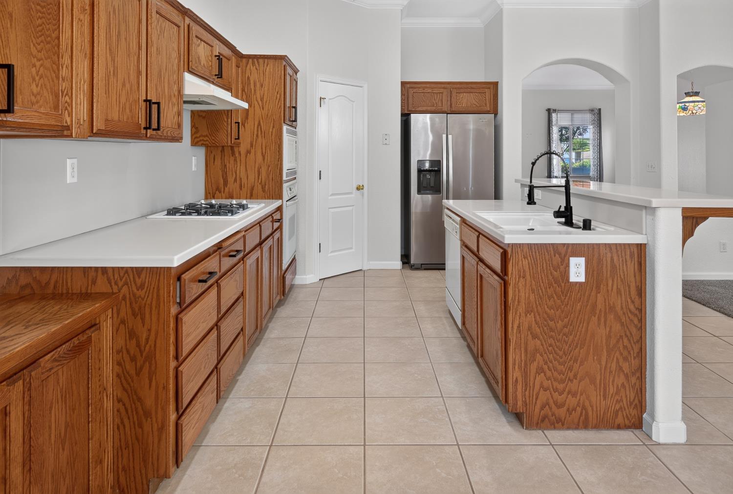 2405 E Shea Dr, Fresno, CA 93720