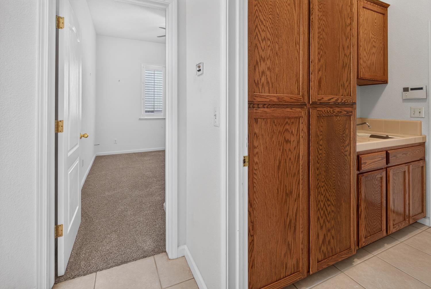 2405 E Shea Dr, Fresno, CA 93720