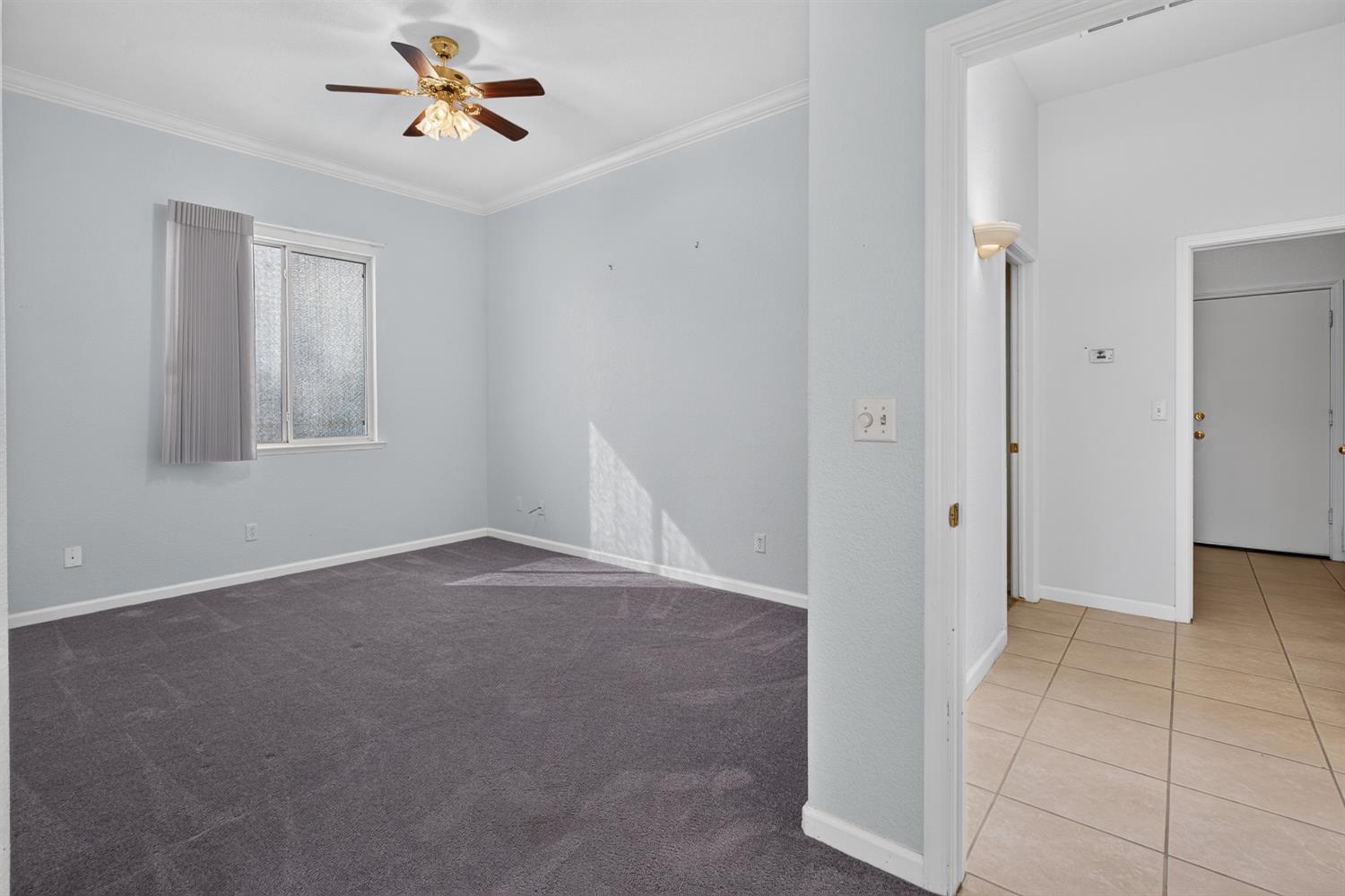 2405 E Shea Dr, Fresno, CA 93720