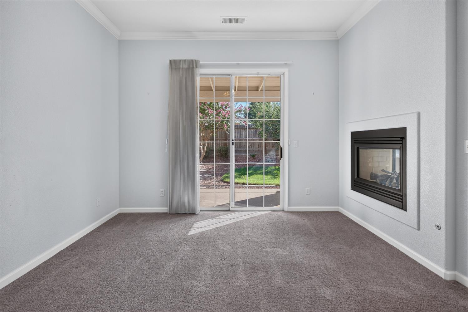 2405 E Shea Dr, Fresno, CA 93720