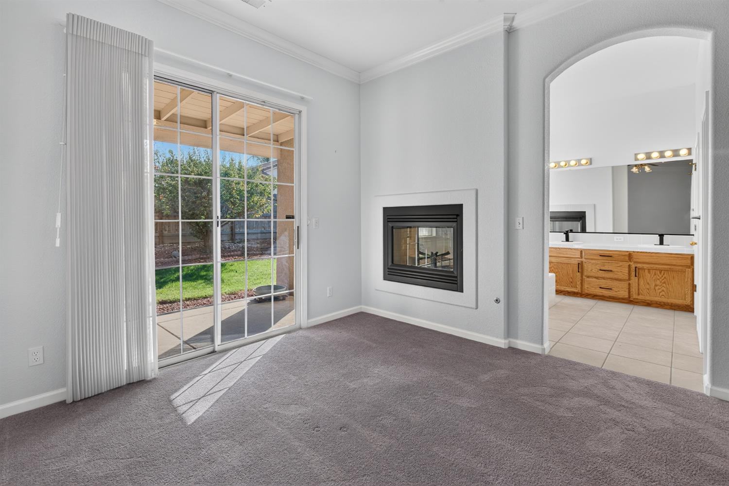 2405 E Shea Dr, Fresno, CA 93720