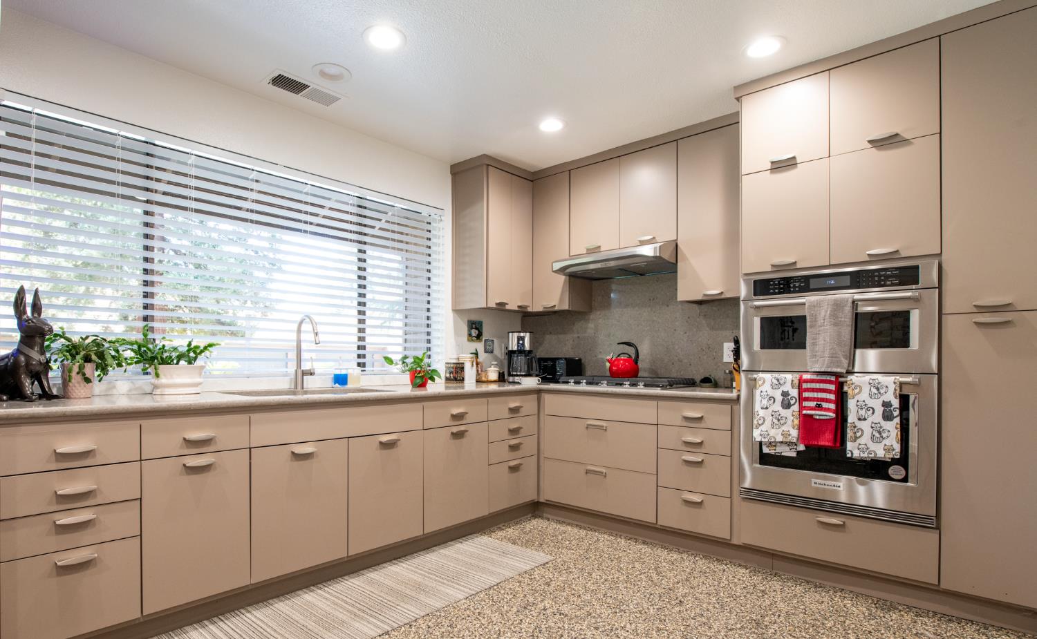 2095 W Barstow Ave, Fresno, CA 93711