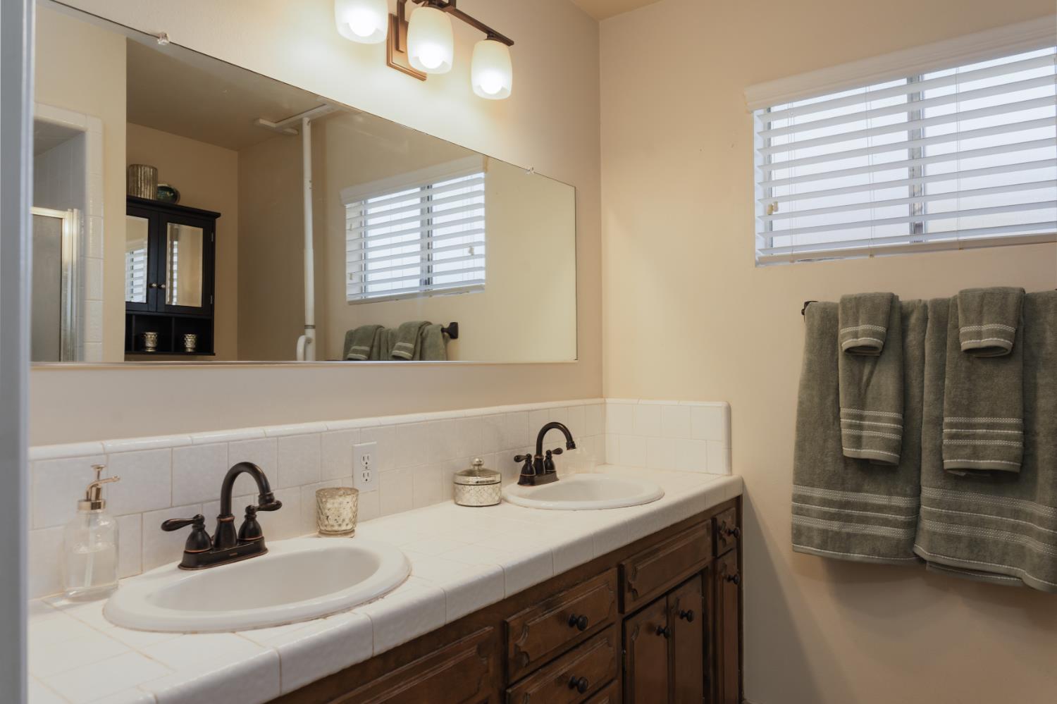 3178 W Gettysburg Ave, Fresno, CA 93722