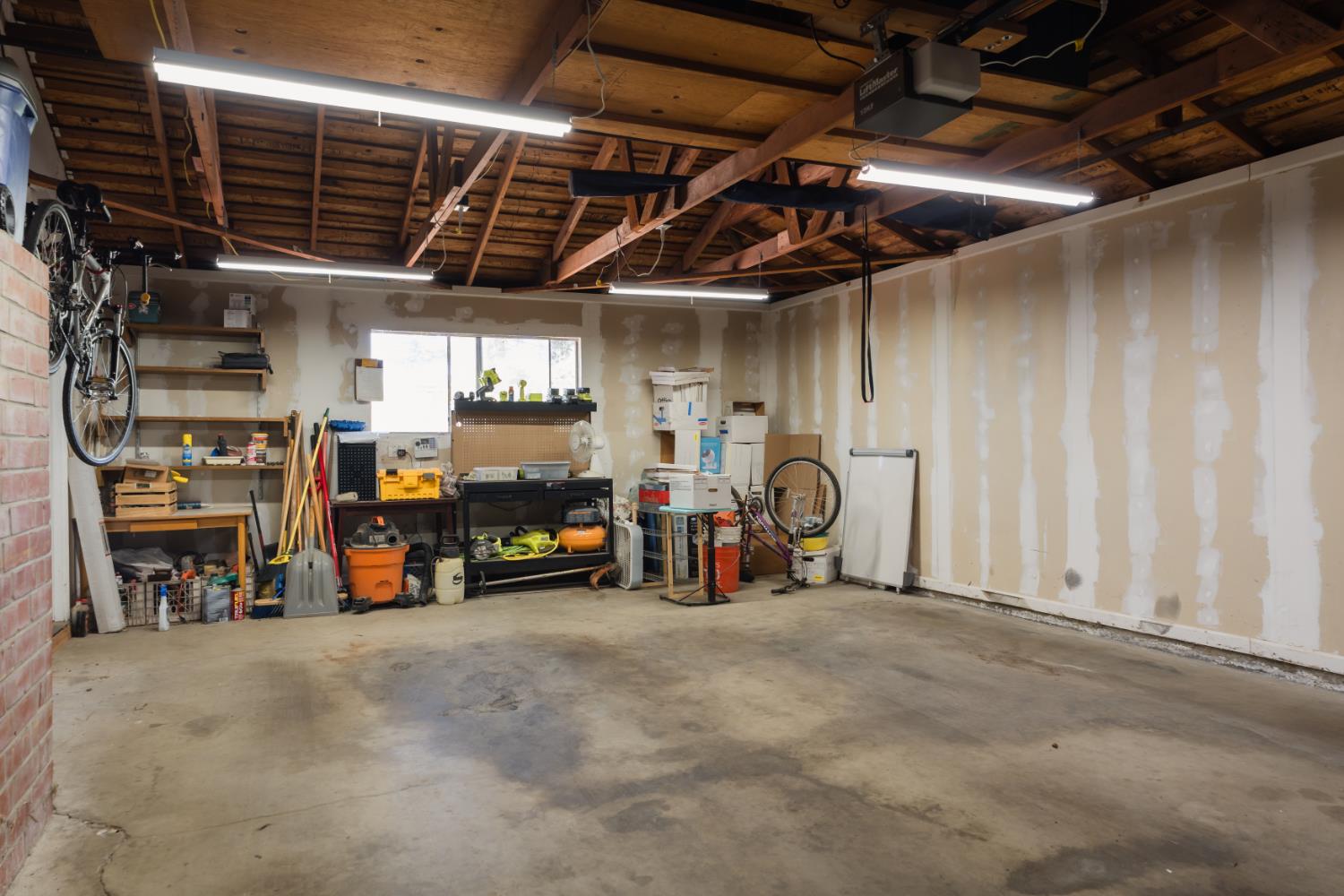 3178 W Gettysburg Ave, Fresno, CA 93722