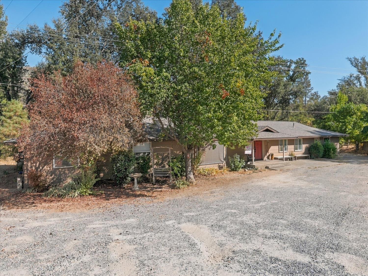 49672 Rocky Cut Rd, Oakhurst, CA 93644