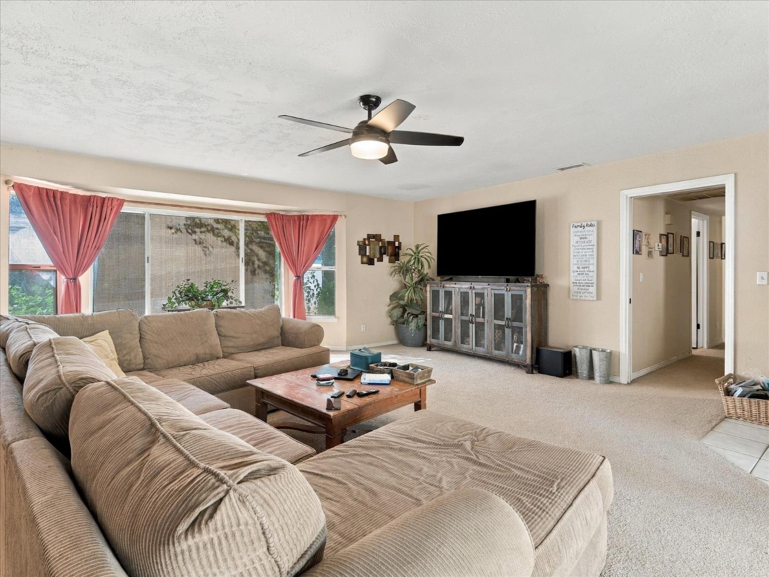49672 Rocky Cut Rd, Oakhurst, CA 93644