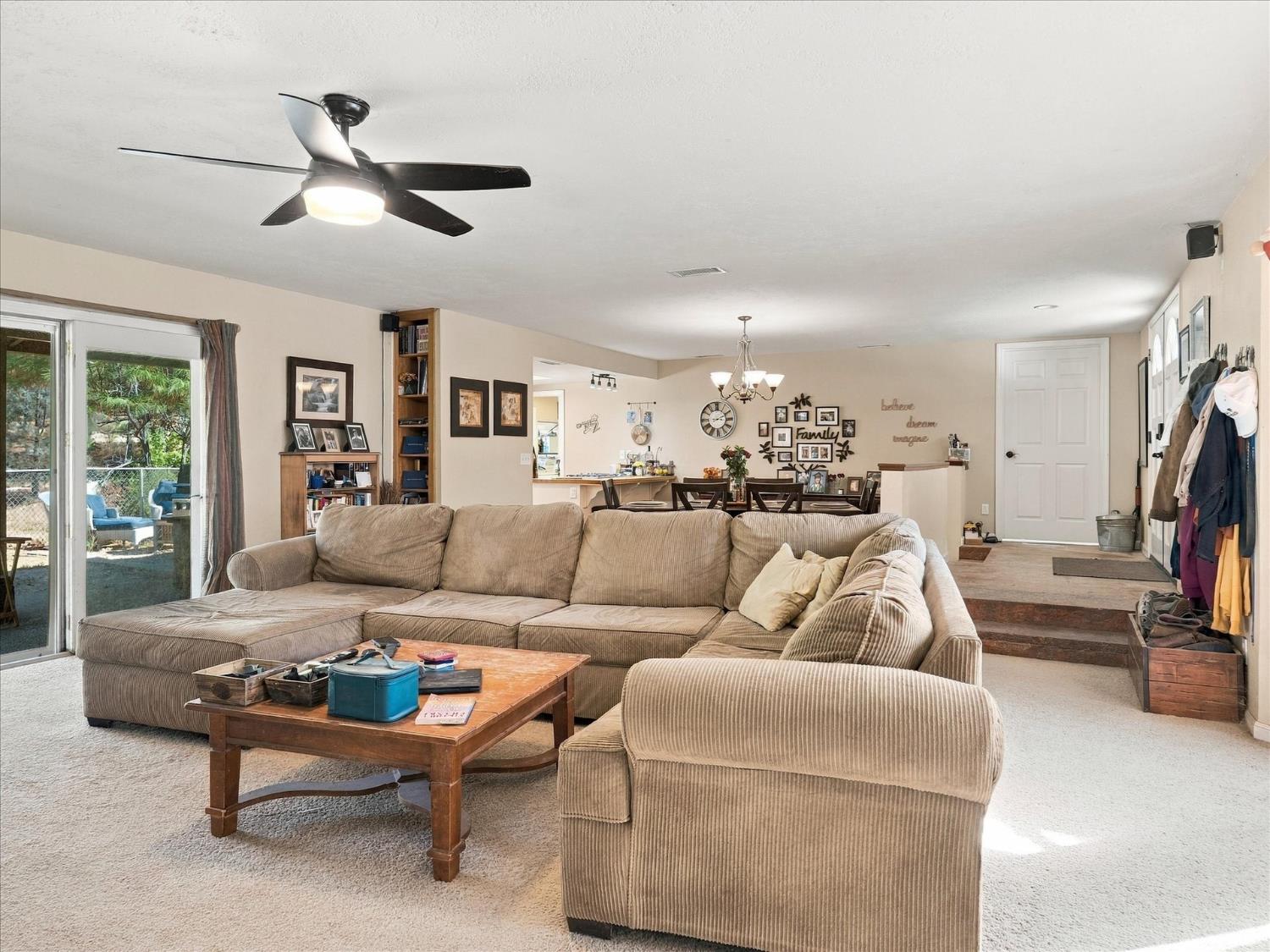49672 Rocky Cut Rd, Oakhurst, CA 93644