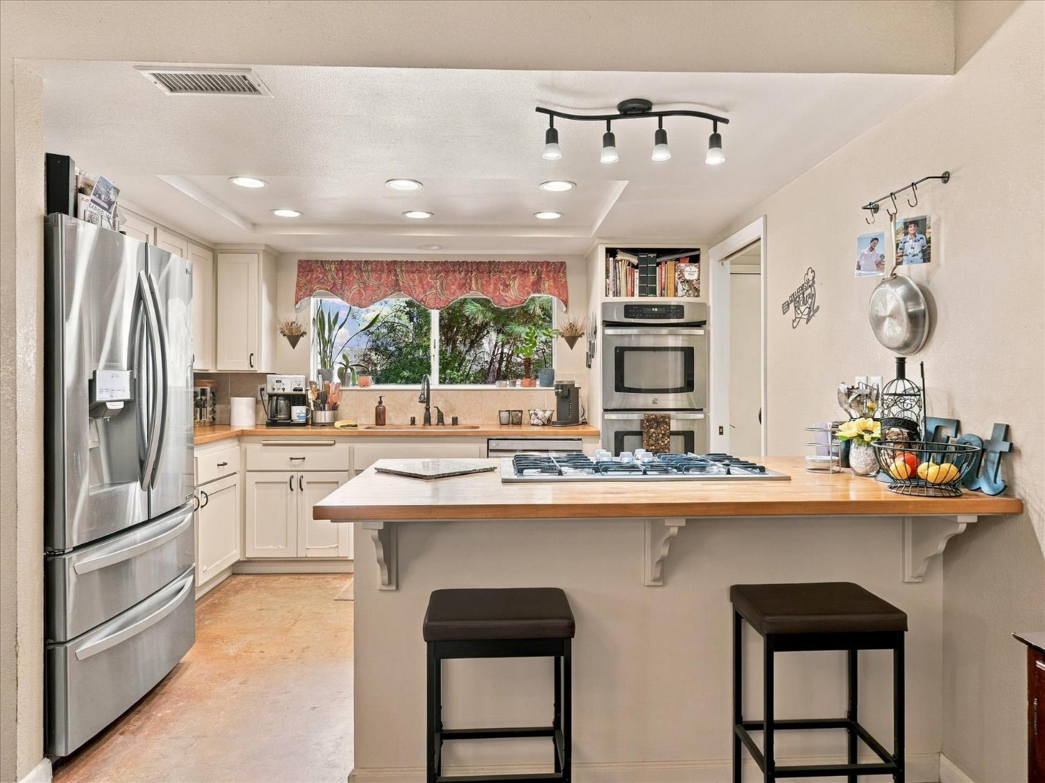 49672 Rocky Cut Rd, Oakhurst, CA 93644