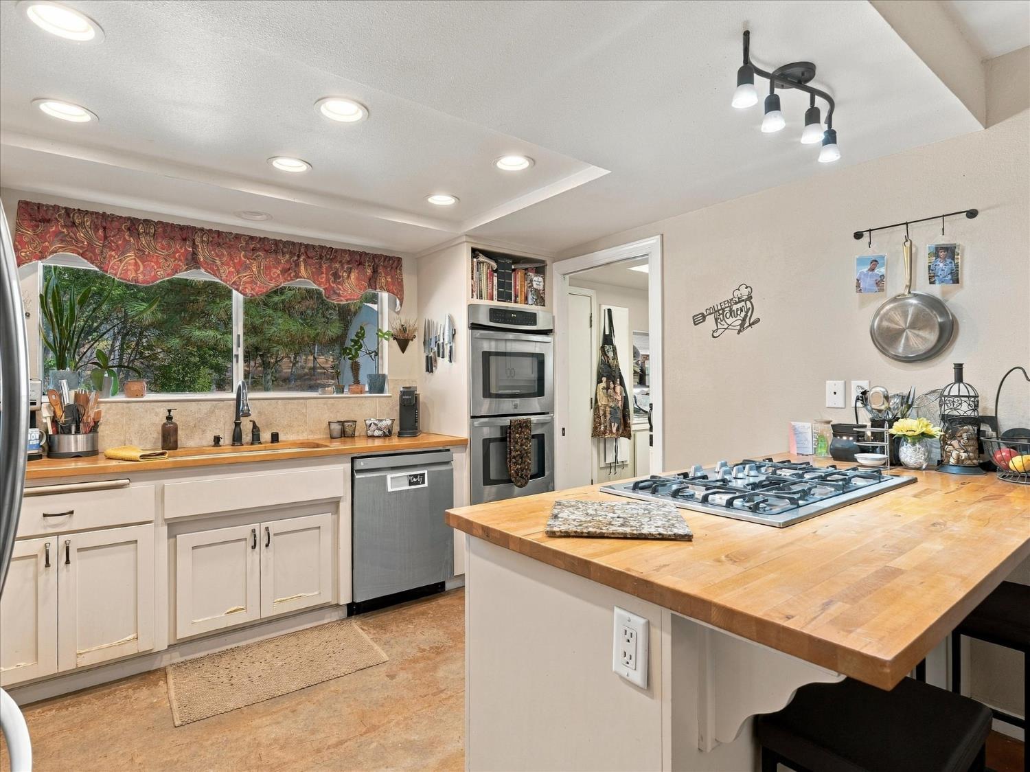 49672 Rocky Cut Rd, Oakhurst, CA 93644