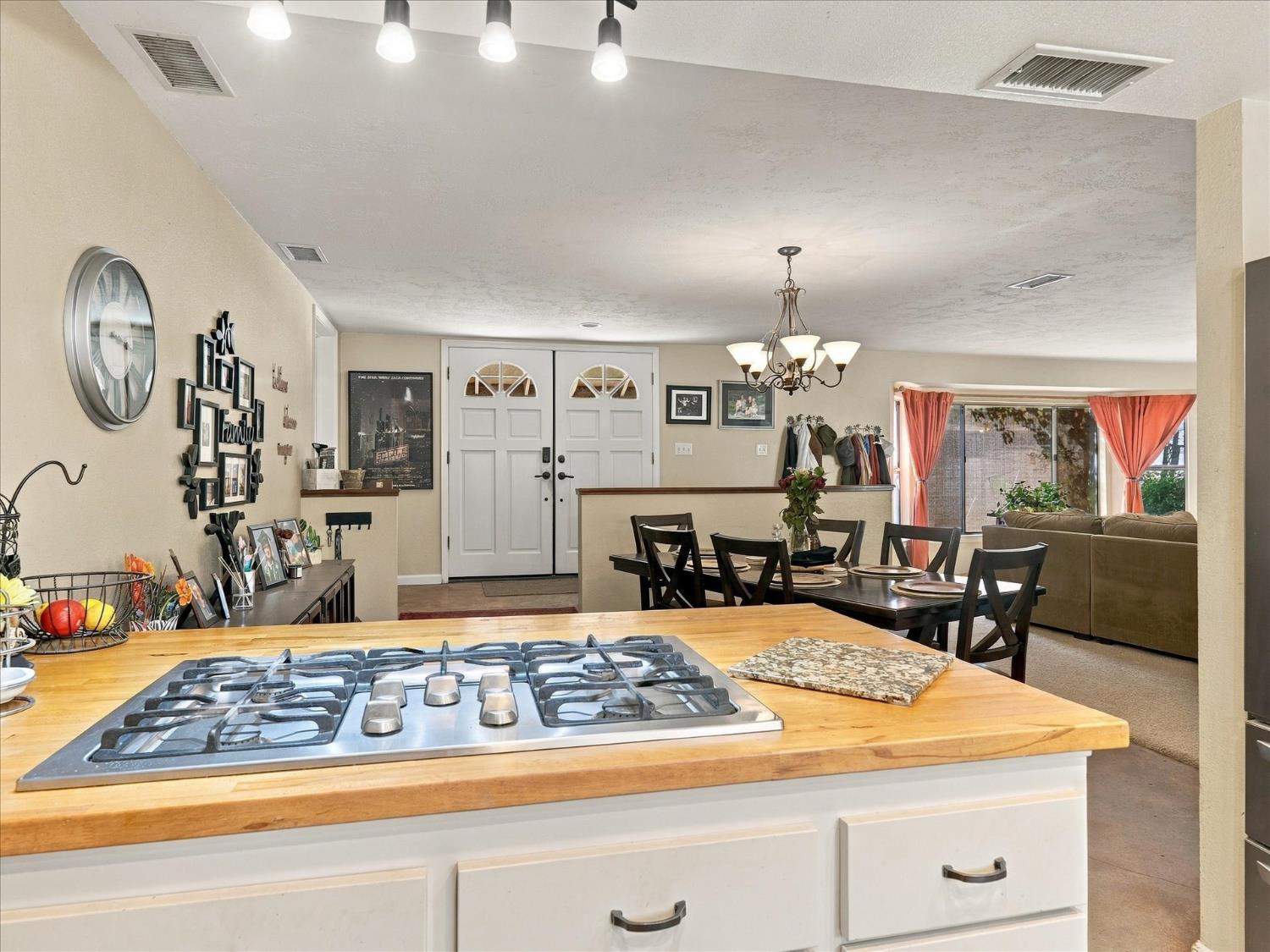 49672 Rocky Cut Rd, Oakhurst, CA 93644