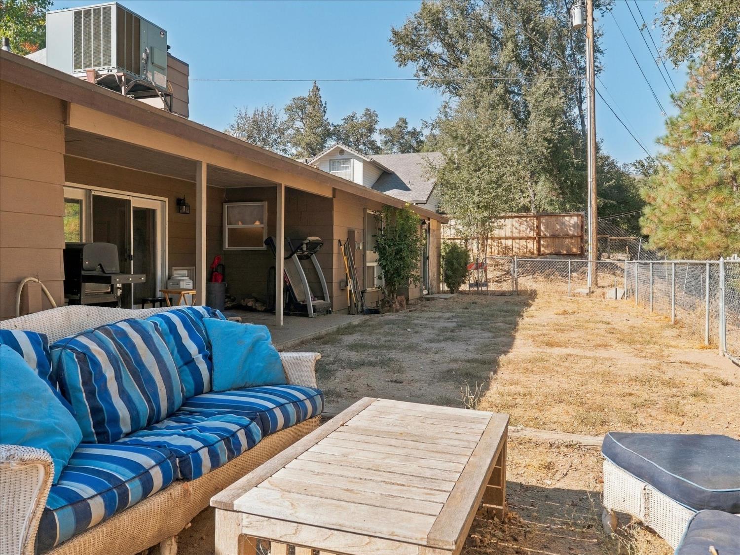 49672 Rocky Cut Rd, Oakhurst, CA 93644